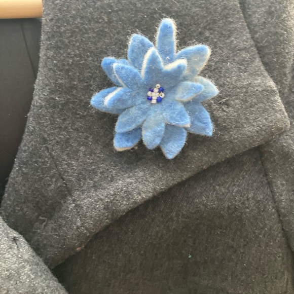 Hand Felted Floral Pins Brooches - Picture 8 of 8